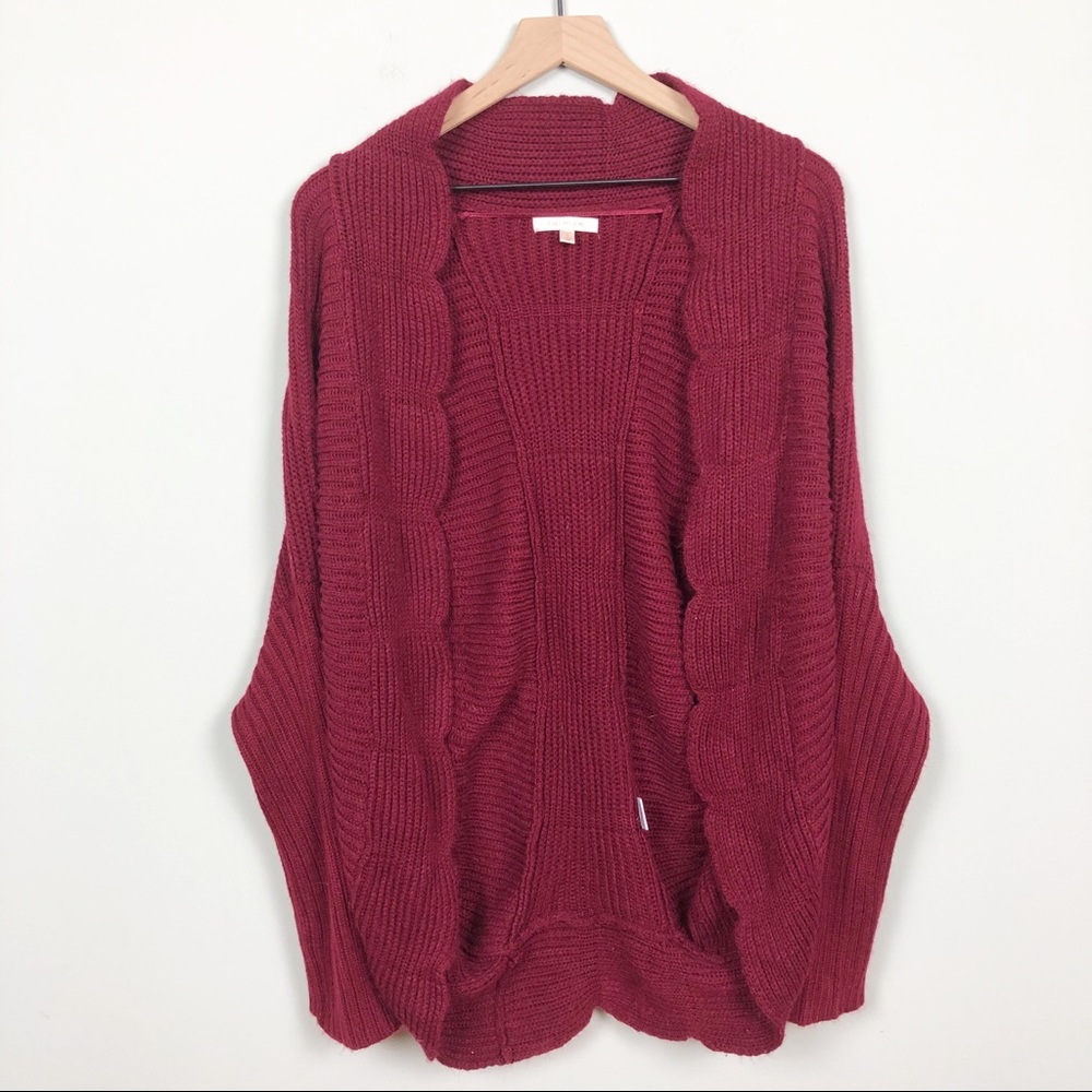 Skies Are Blue | Burgundy Scallop Trim Cardigan